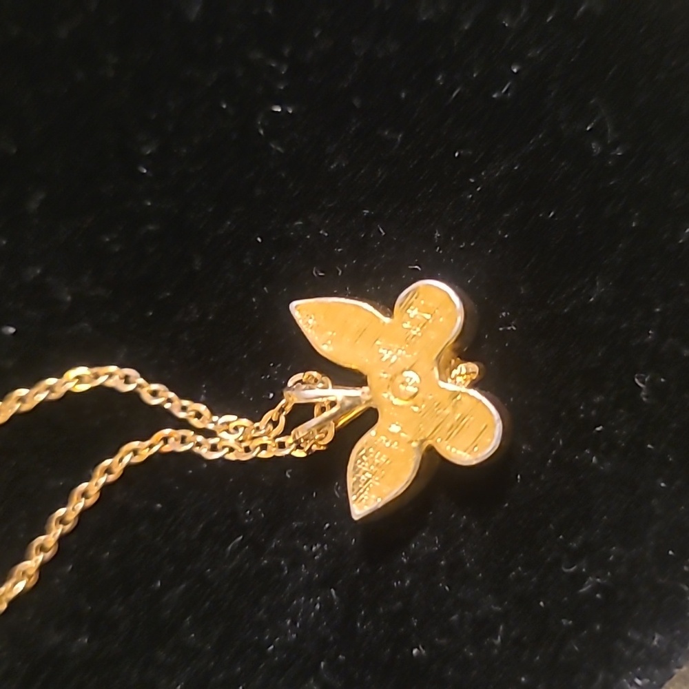 Avon Vintage Butterfly Necklace - Picture 7 of 9